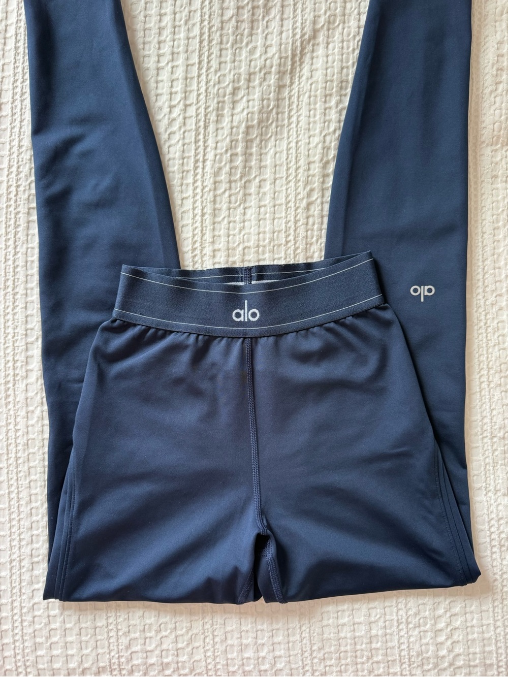 ALO Airlift High Waisted Leggings - Navy